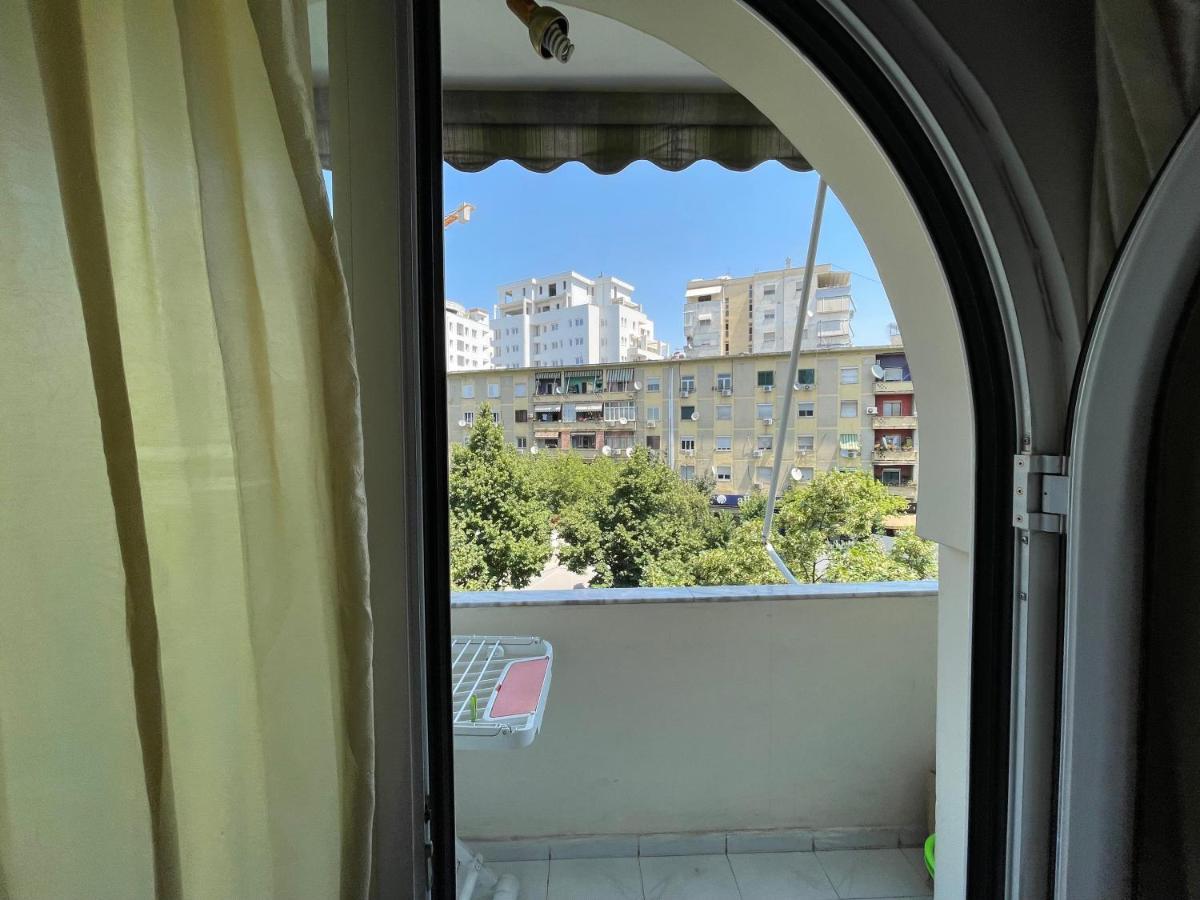 Tirana Flora Center Apartment Buitenkant foto